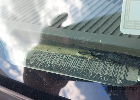 1993 Chevrolet Suburban K1500 z USA, uszkodzony, nr VIN 1GNFK16K6PJ397809